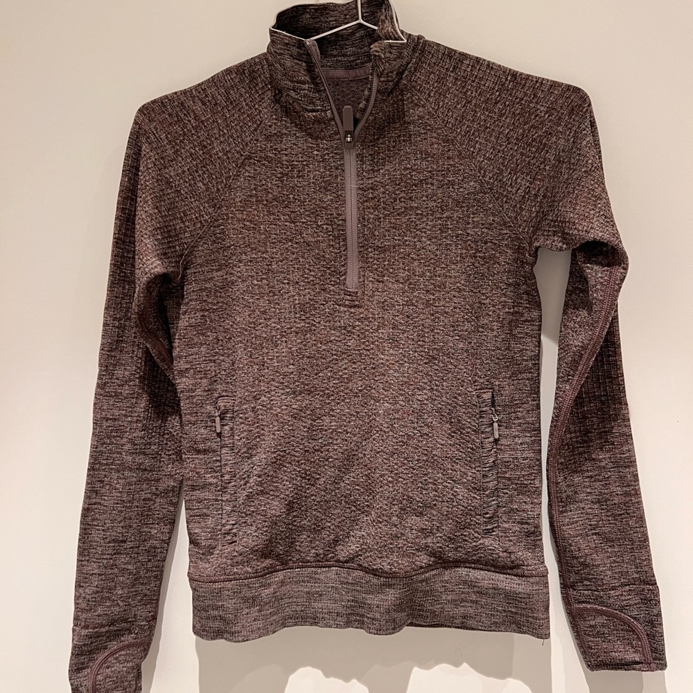 Lululemon quarter zip performance slim fit sweater size 2 w/ pockets/thumb holes